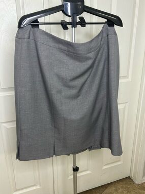 Jones Studio Gray A-Line Skirt with Front Slits